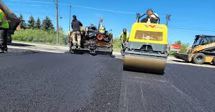 Best Asphalt Driveway Installation  in Wauconda, IL